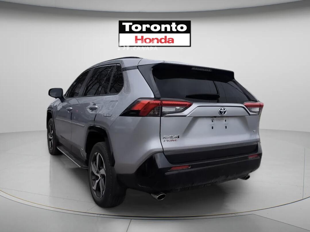 2023 Toyota RAV 4 view 3