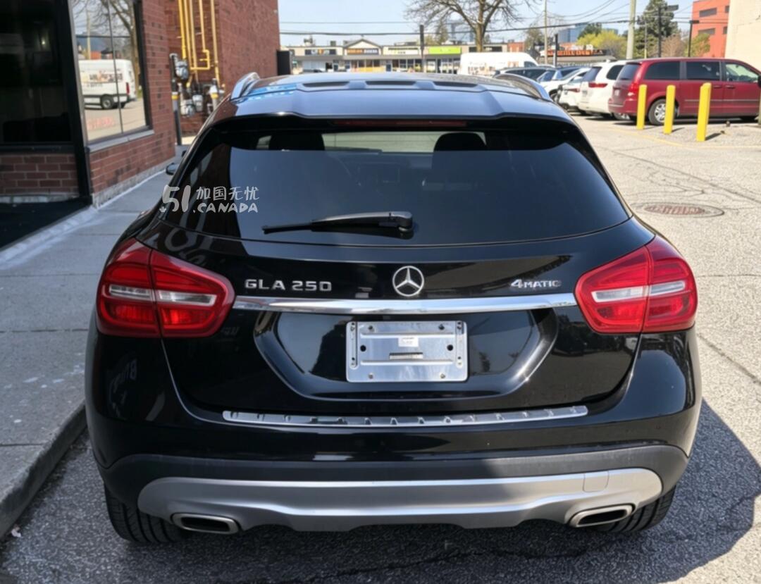 2015 Mercedes-Benz GLA view 9