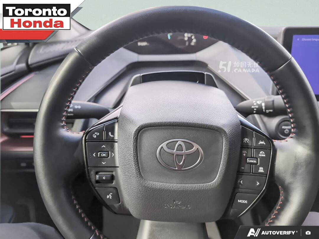 2024 Toyota Prius Prime view 6