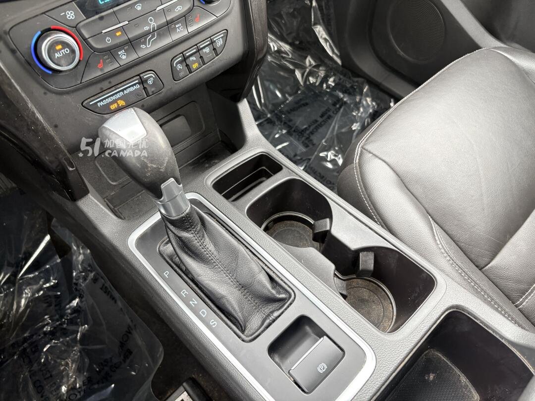 2017 Ford Escape view 10