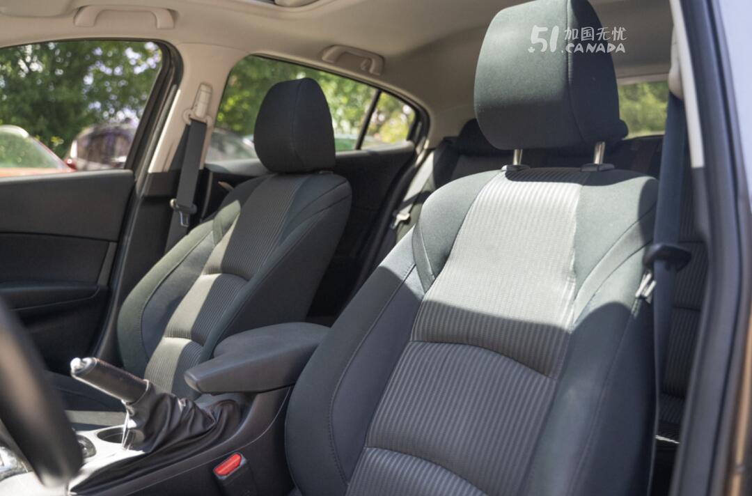 2014 Mazda 3 view 5