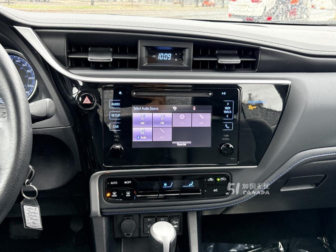 2019 Toyota Corolla view 9