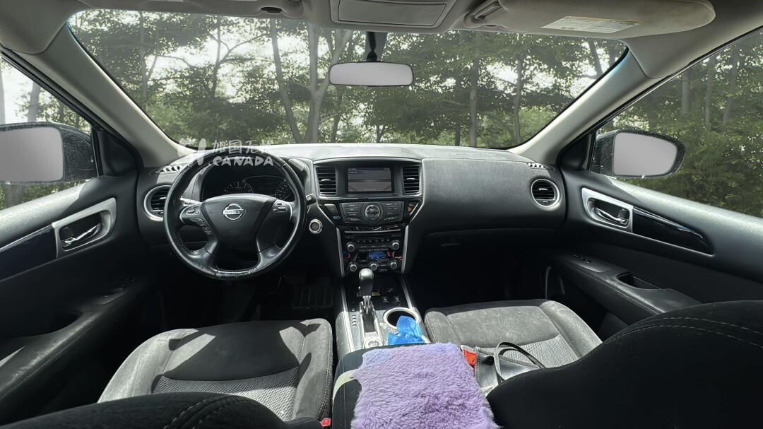 2014 Nissan Pathfinder view 5