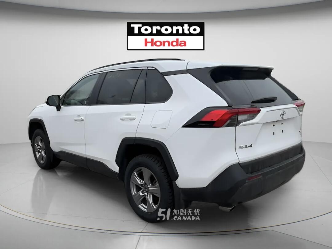 2025 Toyota RAV 4 view 3
