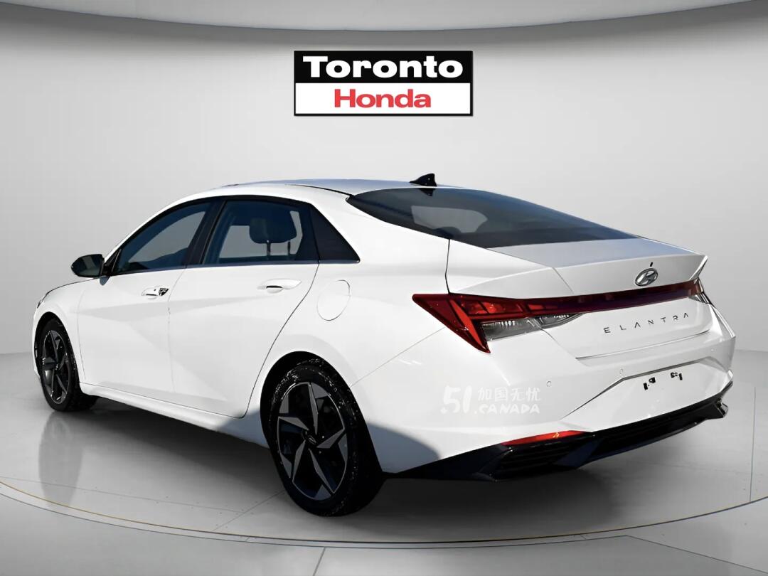 2022 Hyundai Elantra view 3