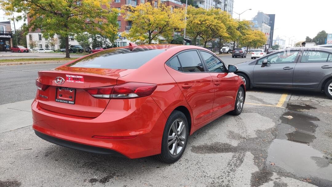 2018 Hyundai Elantra view 5