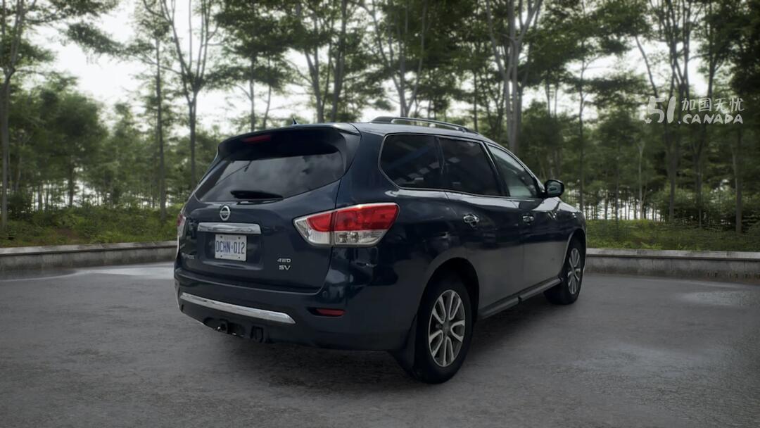 2014 Nissan Pathfinder view 3