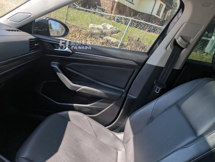 2021 Volkswagen Jetta view 3