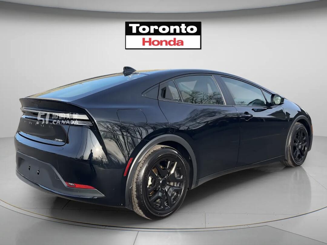 2025 Toyota Prius view 4