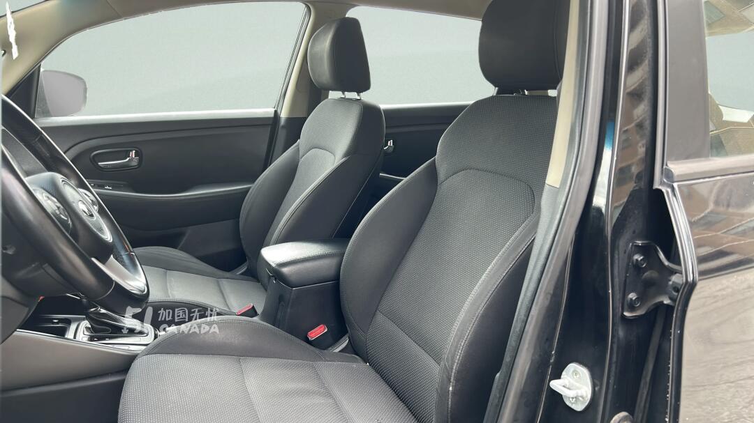 2015 Kia Rondo view 6