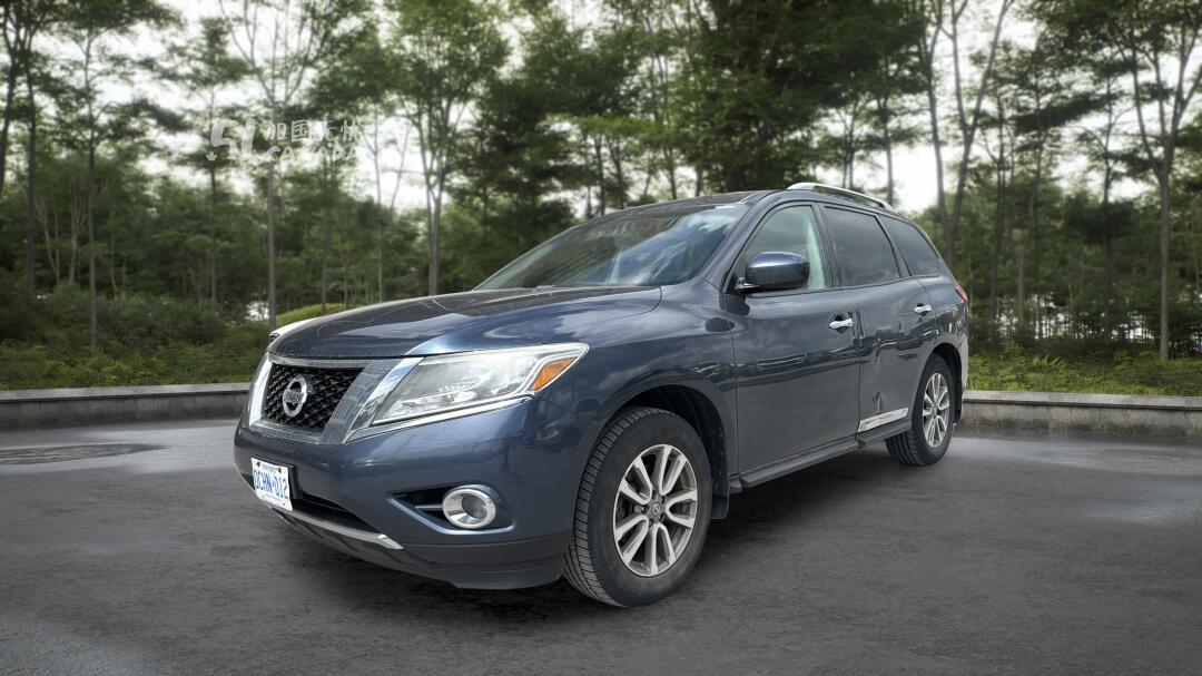 2014 Nissan Pathfinder view 2
