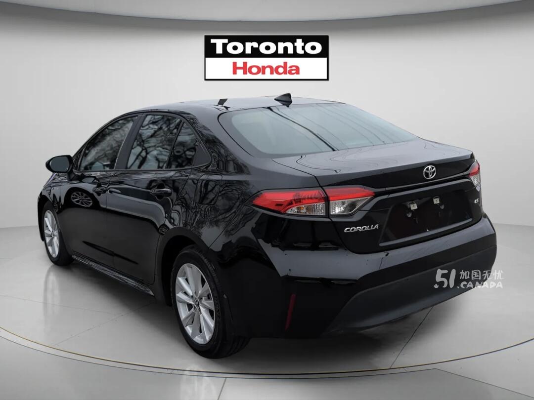 2025 Toyota Corolla view 3