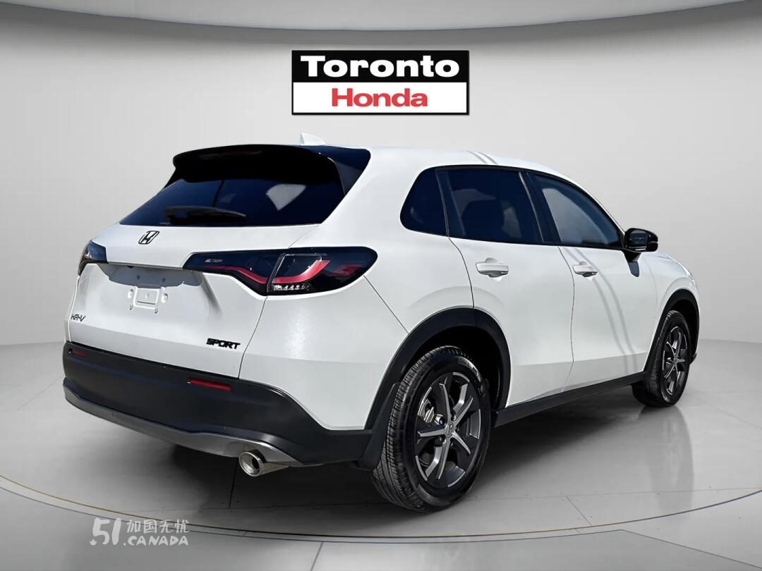 2024 Honda HR-V view 3