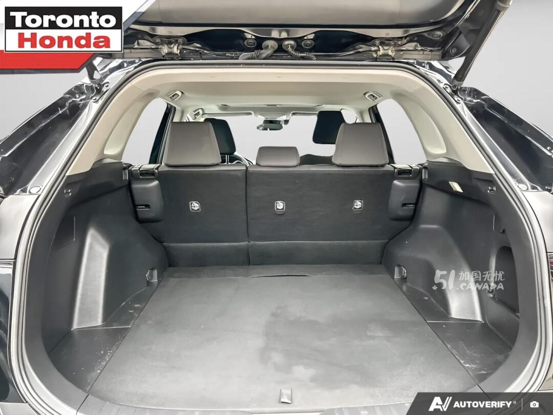 2022 Toyota RAV 4 view 10