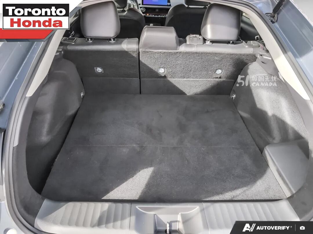 2024 Toyota Prius Prime view 10