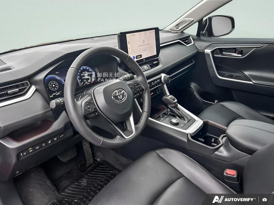 2023 Toyota RAV 4 view 6