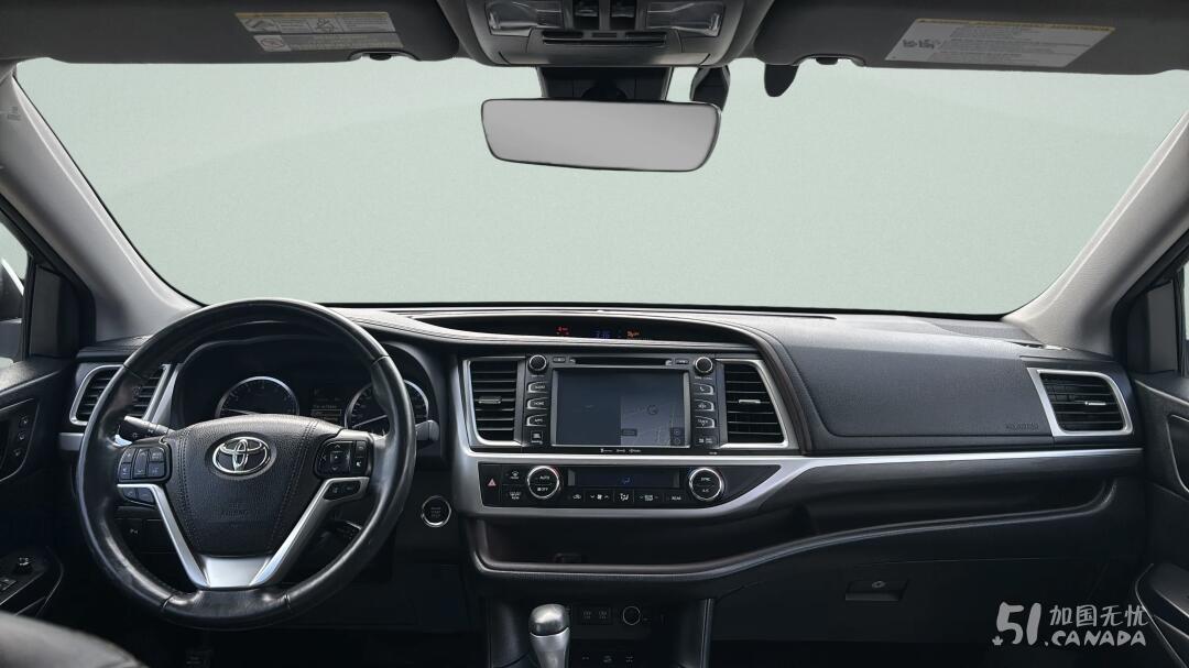 2017 Toyota Highlander view 5