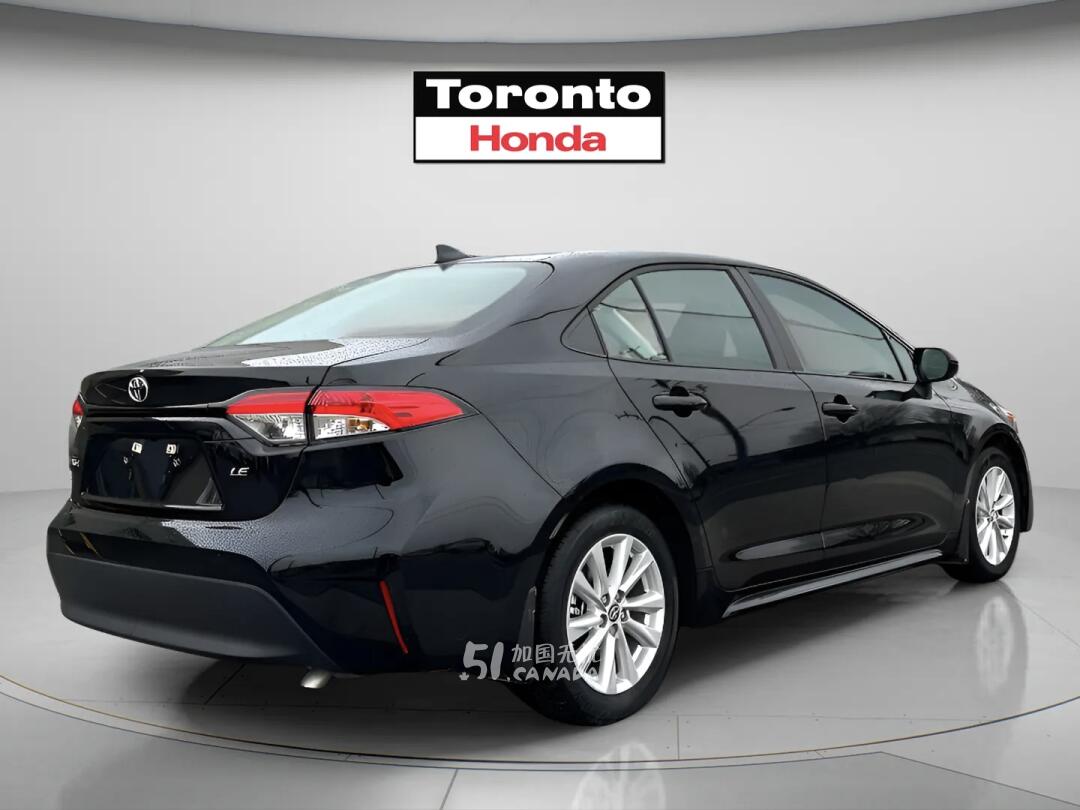 2025 Toyota Corolla view 3