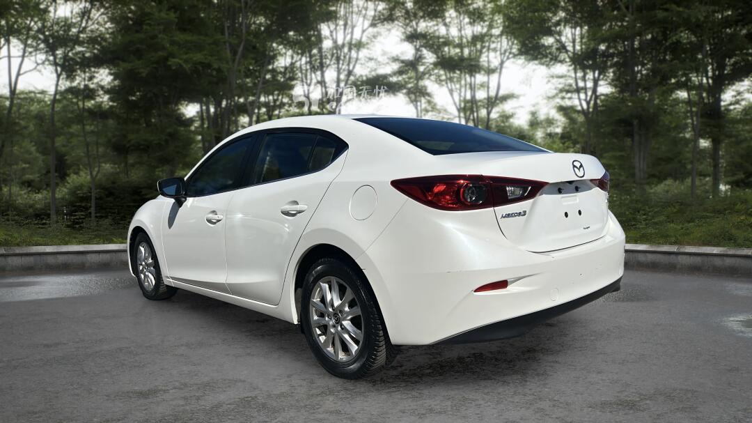2017 Mazda 3 view 3