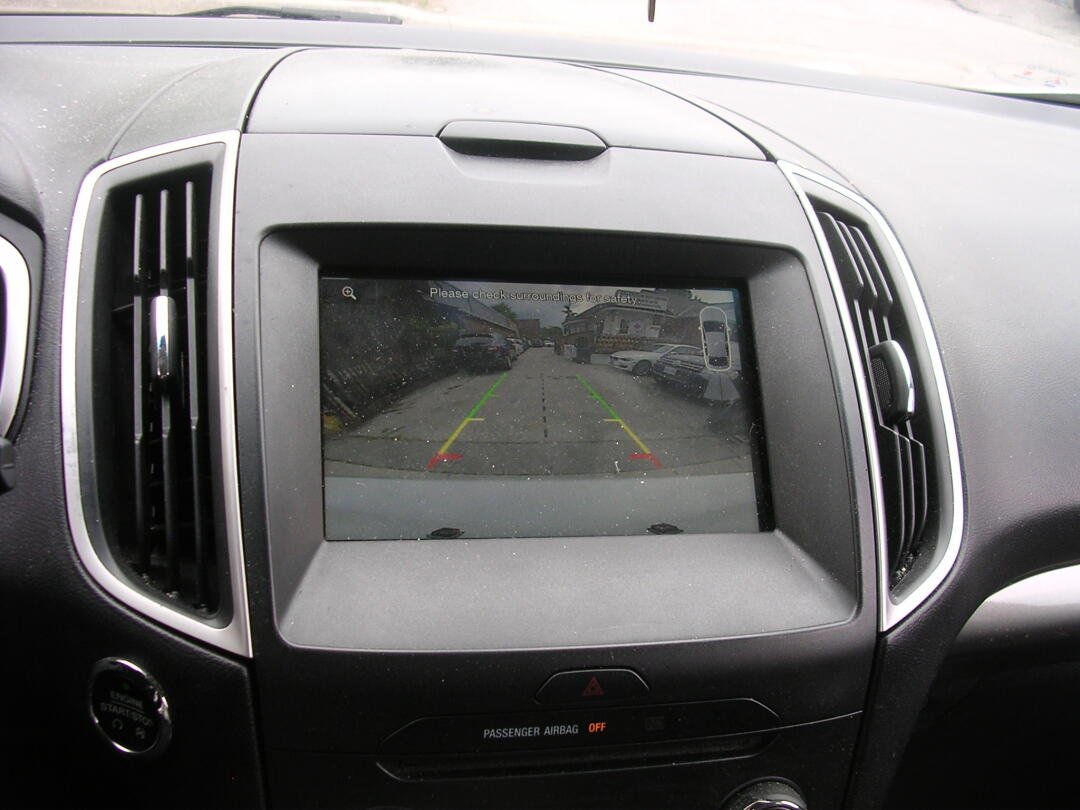 2015 Ford Edge view 9