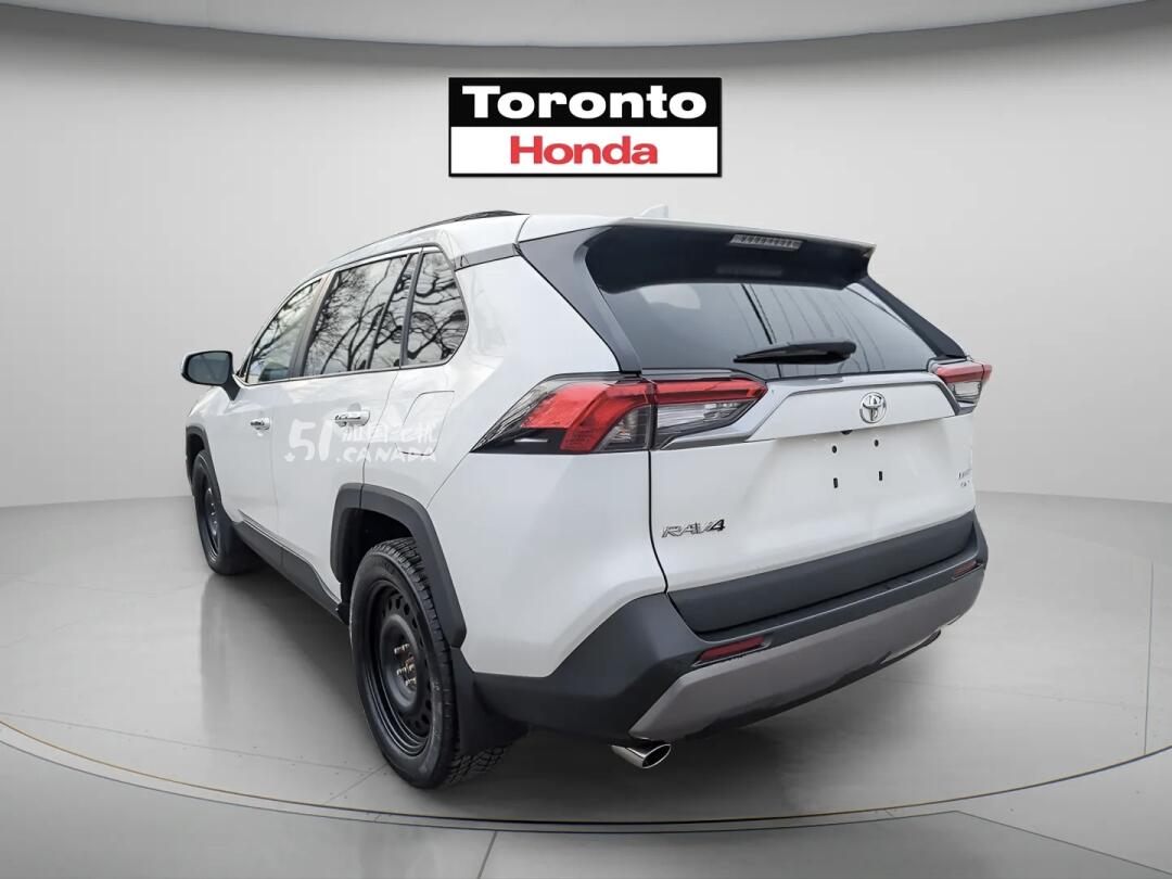 2020 Toyota RAV 4 view 3
