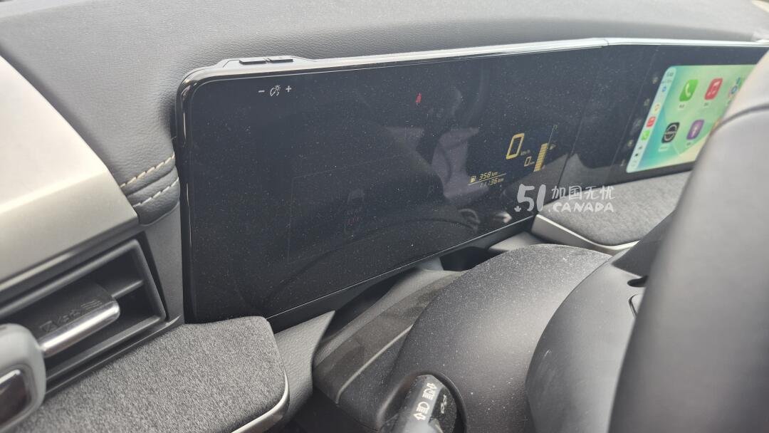 2025 Nissan Kicks view 7