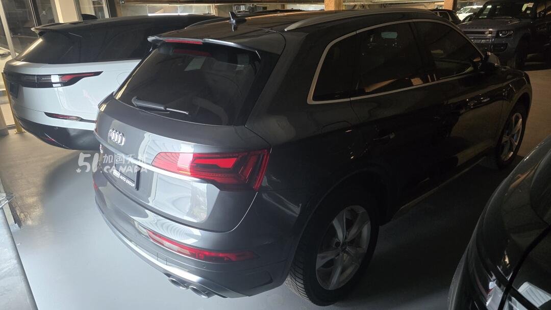 2021 Audi SQ5 view 5