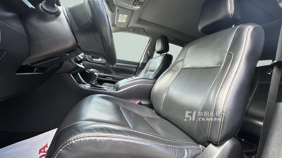 2017 Toyota Highlander view 6