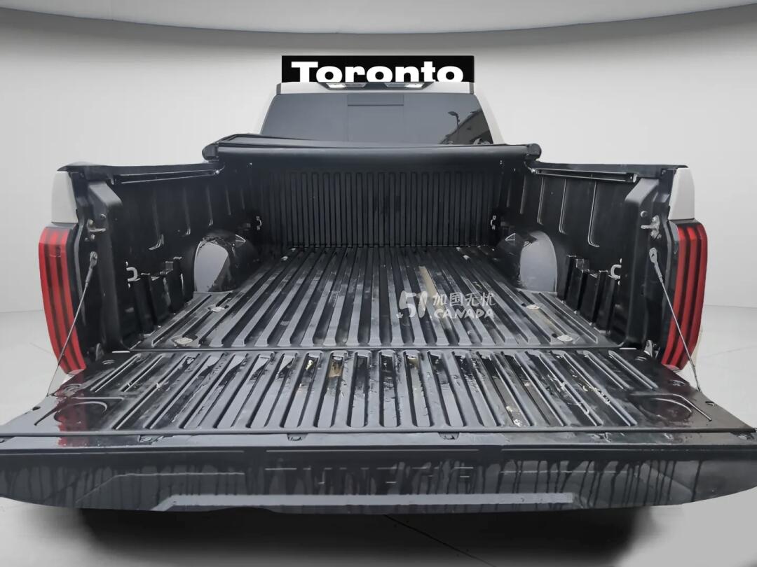 2023 Toyota Tundra view 10