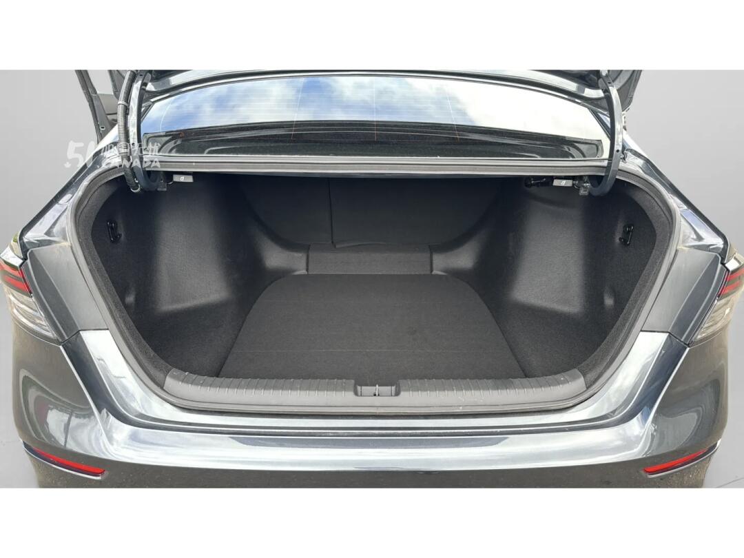 2024 Honda Accord view 8