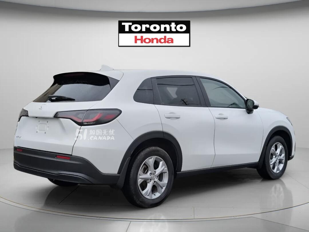 2024 Honda HR-V view 4