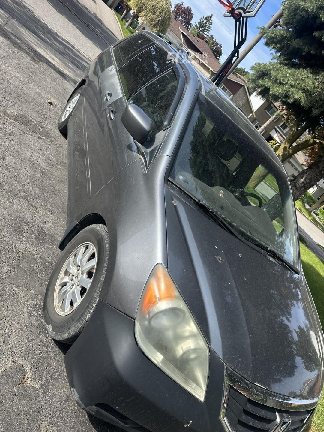 2010 Honda Odyssey view 3