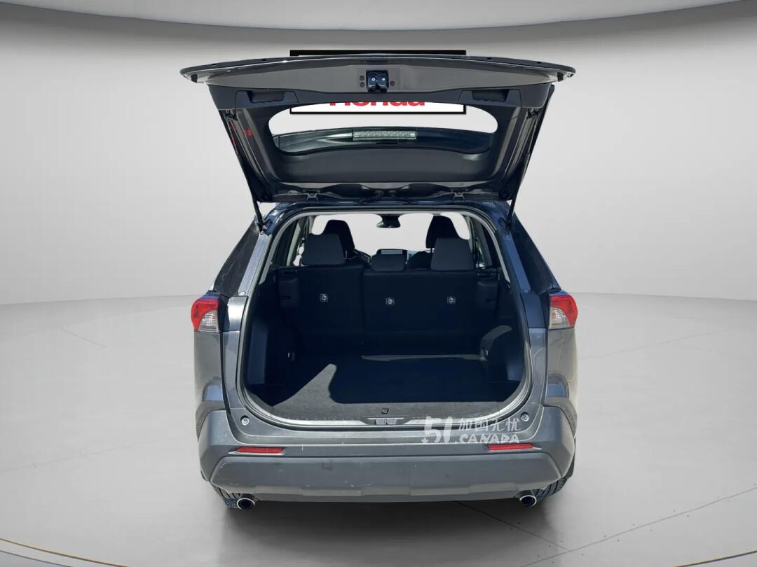 2024 Toyota RAV 4 view 9