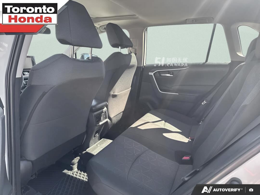 2023 Toyota RAV 4 view 9