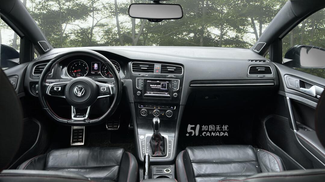 2015 Volkswagen Golf view 6
