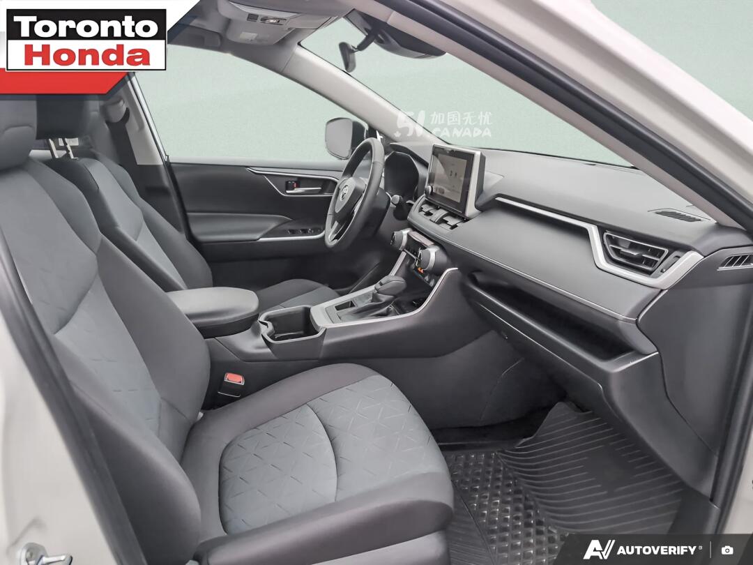 2025 Toyota RAV 4 view 5