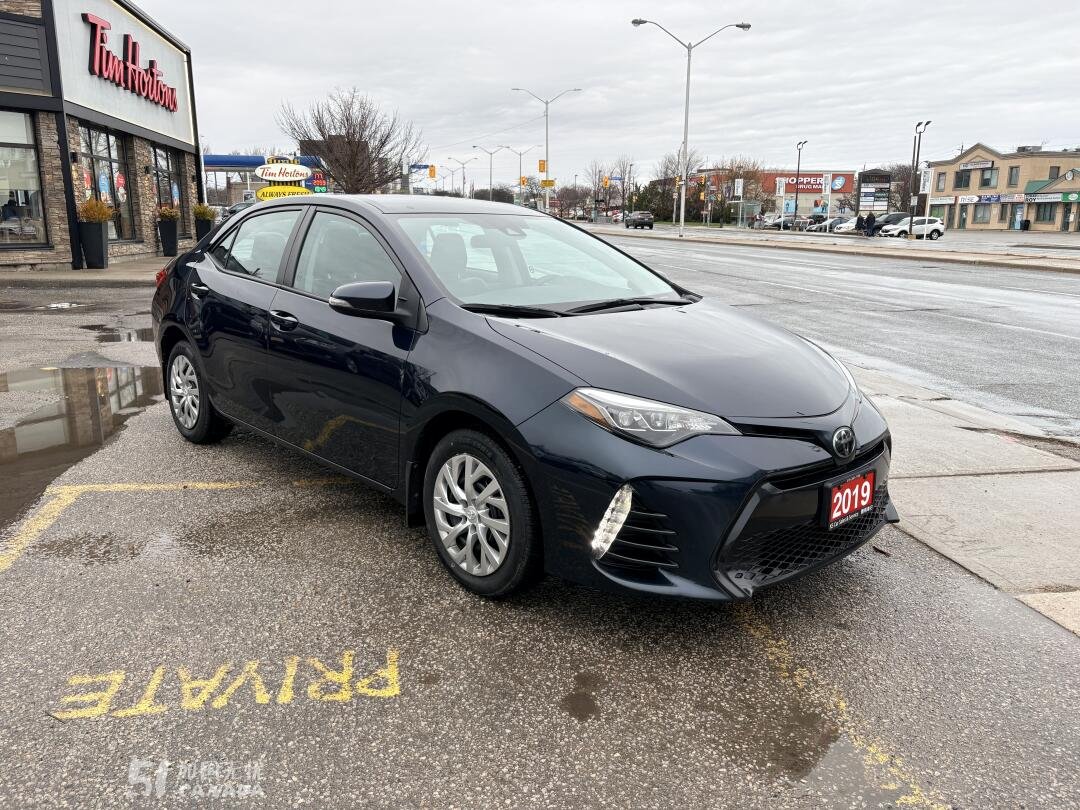 2019 Toyota Corolla view 3