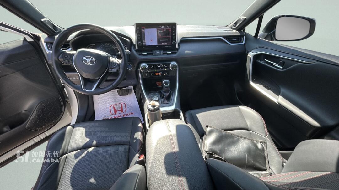 2022 Toyota RAV 4 view 5