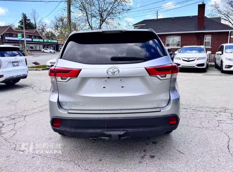 2019 Toyota Highlander view 4