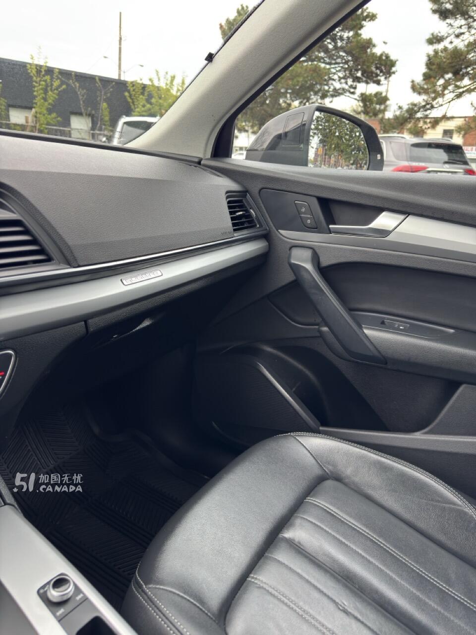 2021 Audi Q5 view 9
