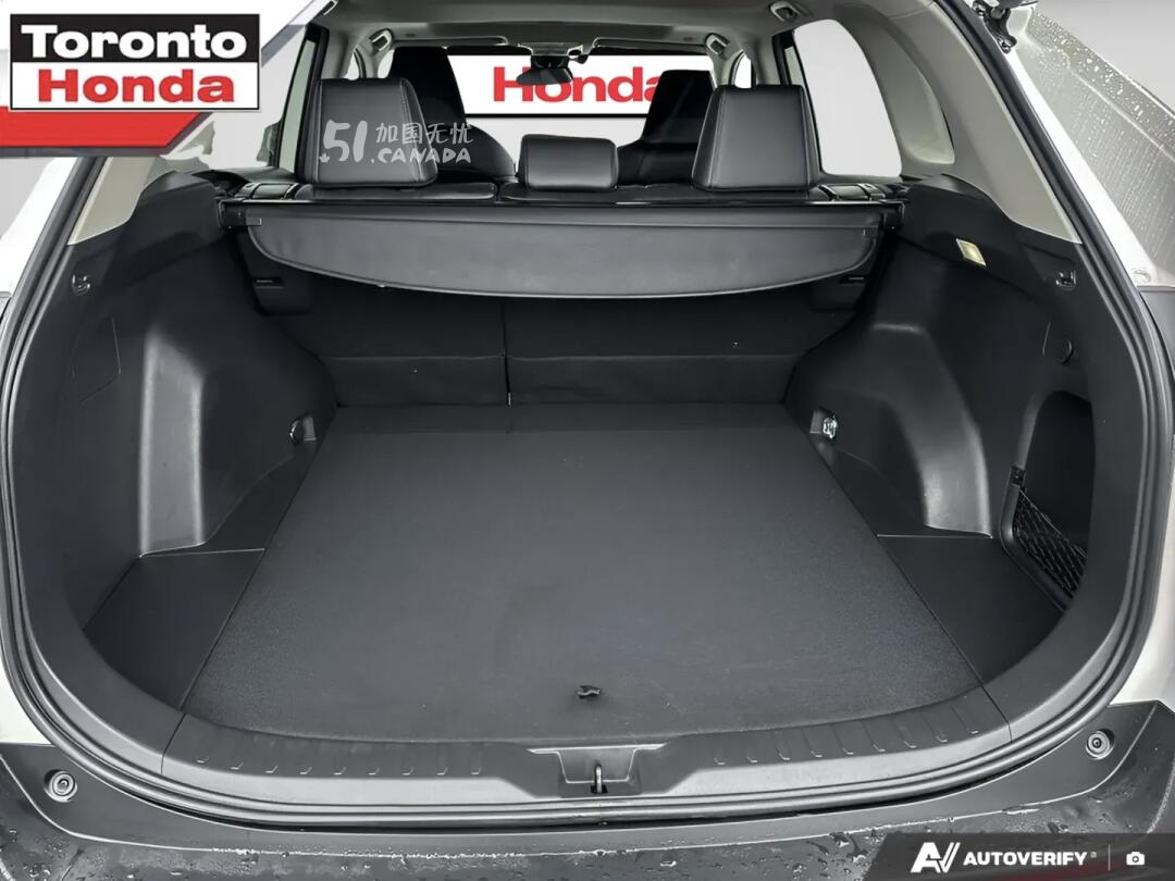 2023 Toyota RAV 4 view 10
