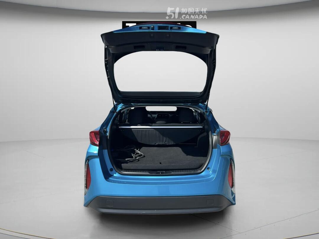 2020 Toyota Prius Prime view 9