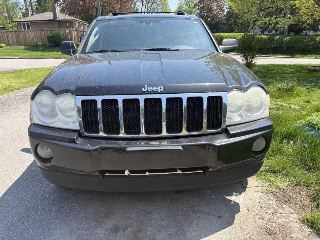 2005 Jeep Grand Cherokee view 1