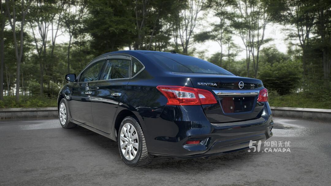 2017 Nissan Sentra view 4