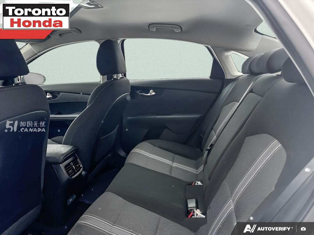 2022 Kia Forte view 9