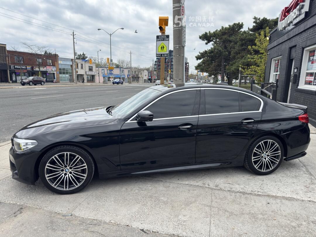 2017 BMW 5 Series view 4