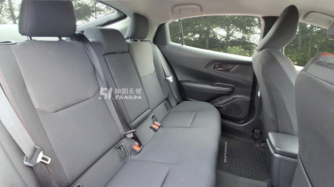 2025 Toyota Prius view 7