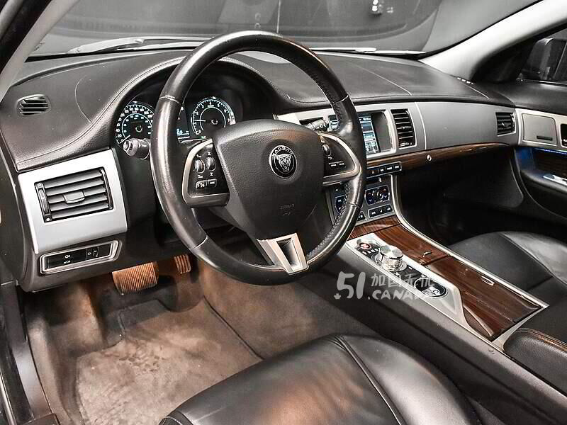 2014 Jaguar XF view 4