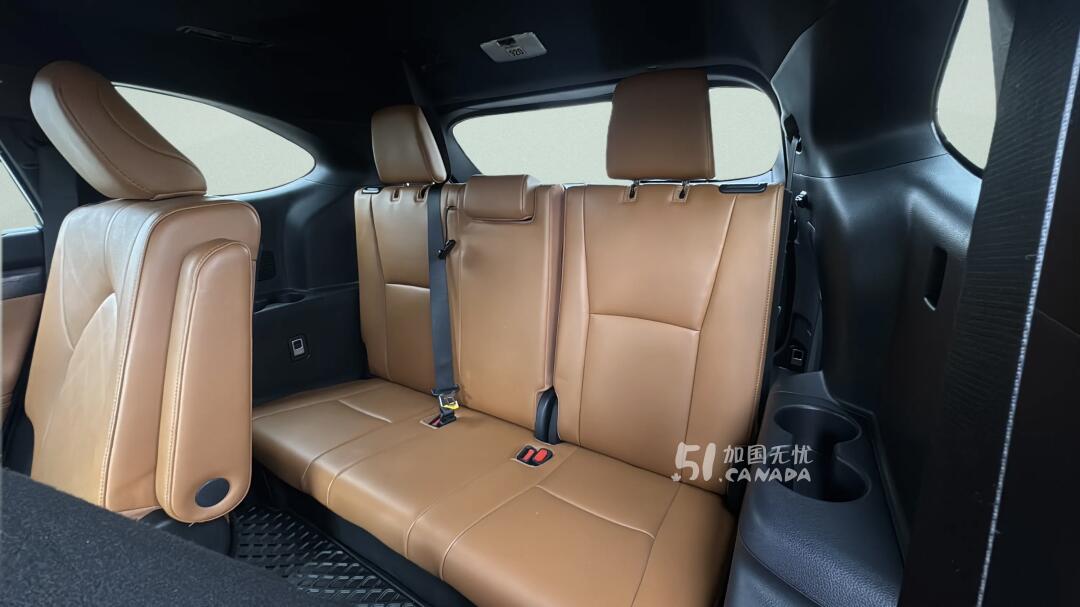2023 Toyota Highlander view 8