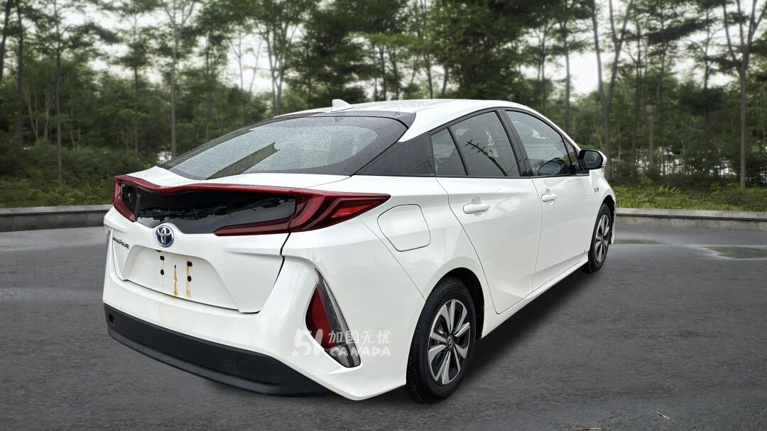 2018 Toyota Prius Prime view 3